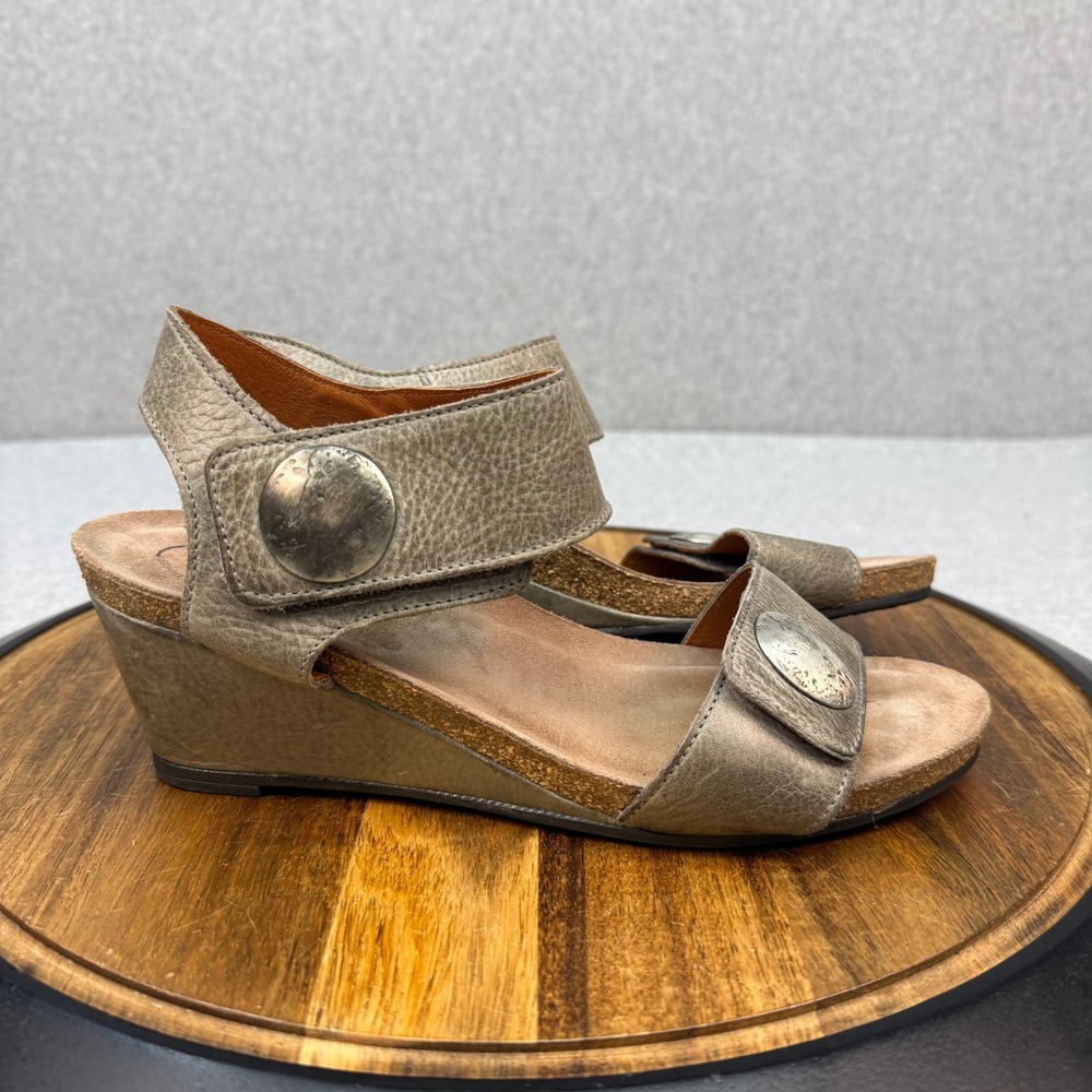 Taos Carousel 2 Taupe Leather Wedge Sandals Medallion EU 40 US 9-9.5